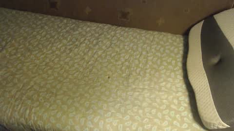 Snapshot of new_milf chatting on October 20, 3:40 am Lilly  online show from October 20, 3:40 am