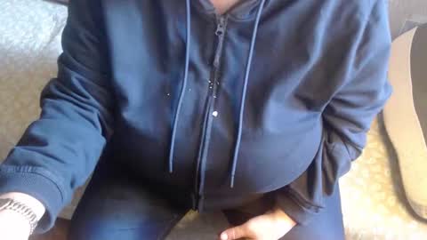 Snapshot of new_milf chatting on October 21, 9:43 am Lilly  online show from October 21, 9:43 am