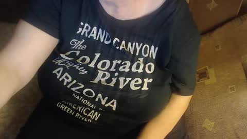 Snapshot of new_milf chatting on October 28, 6:21 pm Lilly  online show from October 28, 6:21 pm