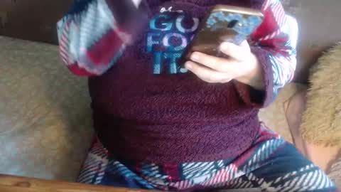 Snapshot of new_milf chatting on November 4, 8:24 am Lilly  online show from November 4, 8:24 am