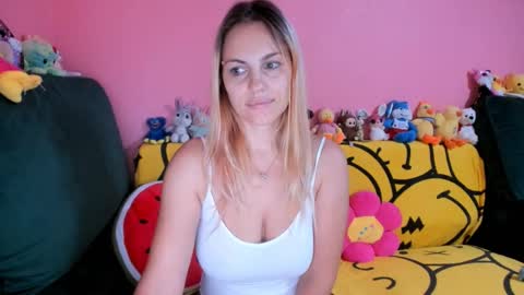 Snapshot of new_sexyiass chatting on October 15, 1:06 am silvia online show from October 15, 1:06 am