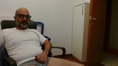 simi online show from October 5, 4:33 am