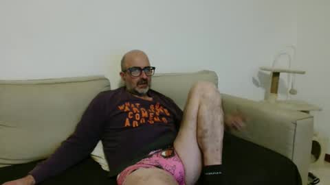 simi online show from December 13, 8:14 pm