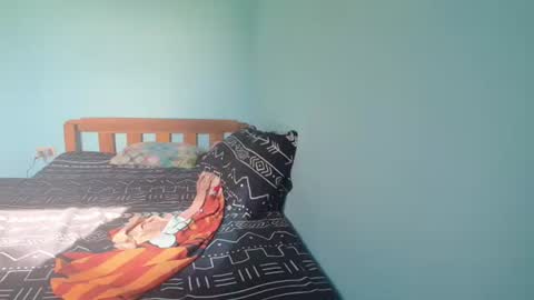 Lucy Pearl online show from October 27, 12:47 am