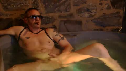 Snapshot of newfun11 chatting on March 9, 2:26 am newfun11 online show from March 9, 2:26 am