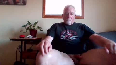 newhallboxer online show from March 19, 11:09 pm