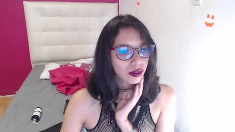nextdoor_fantasy online show from December 13, 9:41 pm