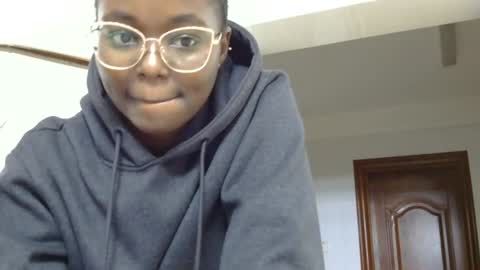 Snapshot of neyla_baby chatting on August 3, 5:38 pm Neyla online show from August 3, 5:38 pm