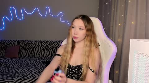 Mina online show from January 16, 1:14 pm