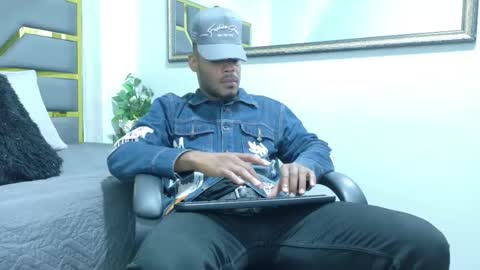 Snapshot of neytanmalcon chatting on November 6, 8:43 pm neytanmalcon online show from November 6, 8:43 pm