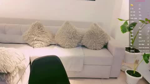   online show from October 5, 9:24 pm