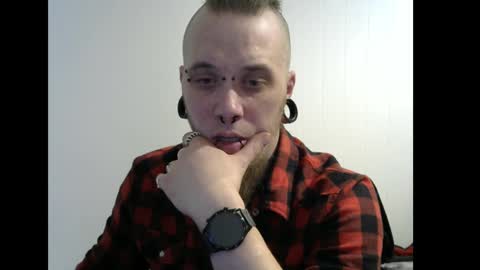 Snapshot of nezvers chatting on March 1, 12:17 am YouPick online show from March 1, 12:17 am