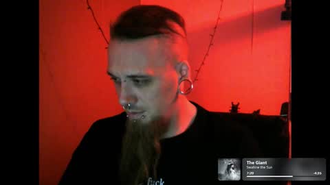 Snapshot of nezvers chatting on November 8, 11:47 pm YouPick online show from November 8, 11:47 pm