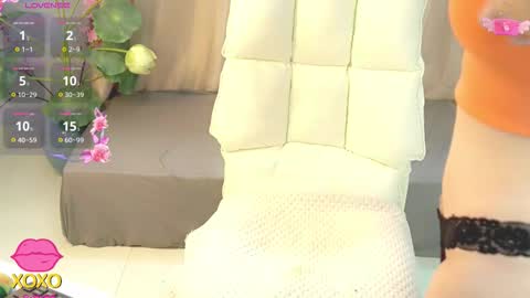 nhatlinhnguyen online show from September 24, 3:43 am