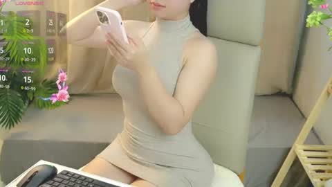 nhatlinhnguyen online show from July 25, 10:02 am