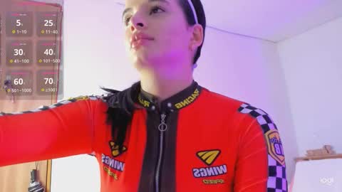 nia_16 online show from October 28, 10:45 pm