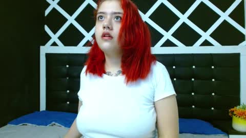 Snapshot of nia_stark chatting on December 17, 11:39 am Estefani online show from December 17, 11:39 am