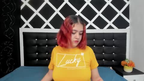 Snapshot of nia_stark chatting on February 13, 8:03 pm Estefani online show from February 13, 8:03 pm