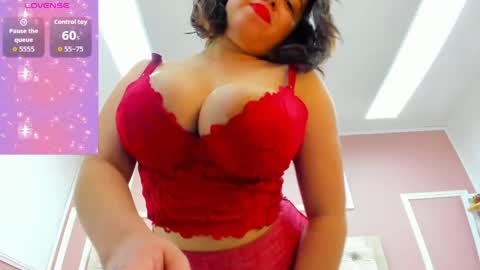 nia_taylorx online show from May 29, 6:06 pm