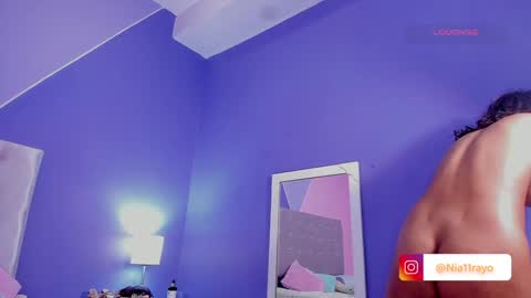 N I A online show from December 11, 12:33 am