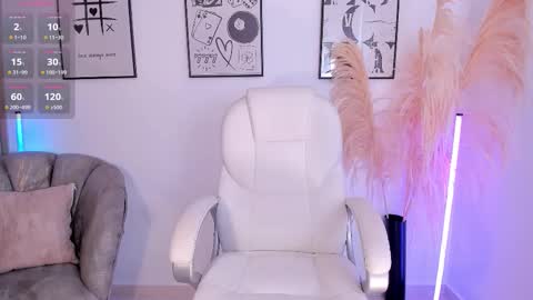 Snapshot of niaevans_x chatting on October 15, 1:33 pm Nia online show from October 15, 1:33 pm