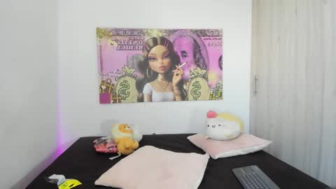  Nia  online show from September 22, 4:31 pm