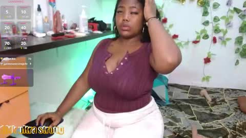 Snapshot of niawk_29_ chatting on June 5, 4:56 pm niawk_29_ online show from June 5, 4:56 pm