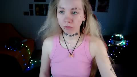 Snapshot of nica_kawaii chatting on April 6, 1:45 pm nica_kawaii online show from April 6, 1:45 pm