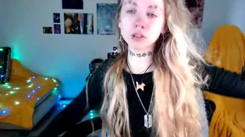 Snapshot of nica_kawaii chatting on April 15, 2:24 pm nica_kawaii online show from April 15, 2:24 pm
