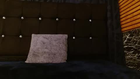 Snapshot of nicecherry_ chatting on February 18, 2:49 am Michell online show from February 18, 2:49 am
