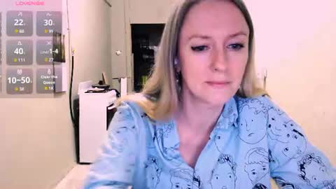 Snapshot of nicekat chatting on June 19, 9:18 pm Kathrine online show from June 19, 9:18 pm