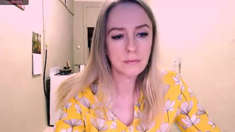 Snapshot of nicekat chatting on June 20, 4:43 pm Kathrine online show from June 20, 4:43 pm