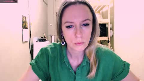 Snapshot of nicekat chatting on June 24, 9:36 pm Kathrine online show from June 24, 9:36 pm