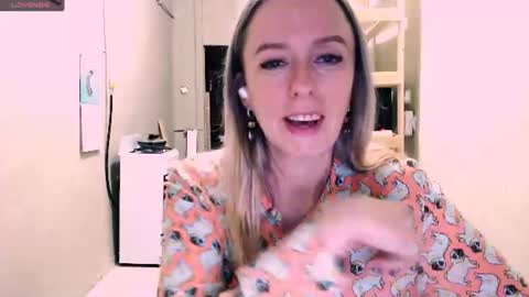Snapshot of nicekat chatting on July 31, 7:24 pm Kathrine online show from July 31, 7:24 pm