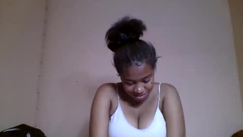 nicelly01 online show from May 26, 7:32 pm