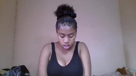 nicelly01 online show from May 30, 8:00 am