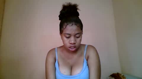 nicelly01 online show from June 2, 6:37 am