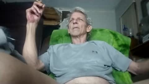 Snapshot of niceviewfromhere chatting on April 17, 2:58 am niceviewfromhere online show from April 17, 2:58 am