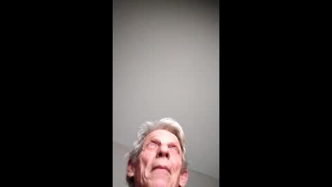 Snapshot of niceviewfromhere chatting on May 3, 2:50 am niceviewfromhere online show from May 3, 2:50 am