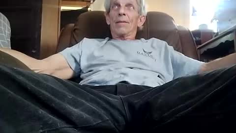 Snapshot of niceviewfromhere chatting on May 17, 7:54 pm niceviewfromhere online show from May 17, 7:54 pm