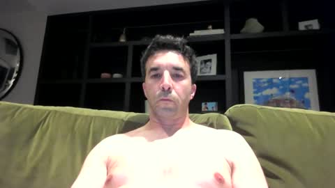 Snapshot of niciboi chatting on June 15, 10:23 pm James online show from June 15, 10:23 pm