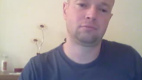 nick1990b online show from December 9, 6:57 pm