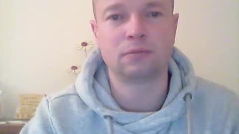 nick1990b online show from February 13, 6:59 pm