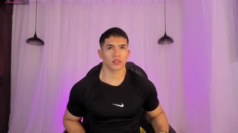 Snapshot of nick_fenix chatting on April 21, 2:04 am nick fenix online show from April 21, 2:04 am