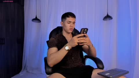 Snapshot of nick_fenix chatting on April 22, 2:47 am nick fenix online show from April 22, 2:47 am