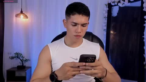 Snapshot of nick_fenix chatting on April 28, 2:27 am nick fenix online show from April 28, 2:27 am