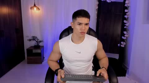 Snapshot of nick_fenix chatting on April 29, 5:11 am nick fenix online show from April 29, 5:11 am