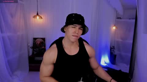 Snapshot of nick_fenix chatting on May 21, 3:13 am nick fenix online show from May 21, 3:13 am
