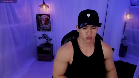 Snapshot of nick_fenix chatting on June 3, 2:14 am nick fenix online show from June 3, 2:14 am