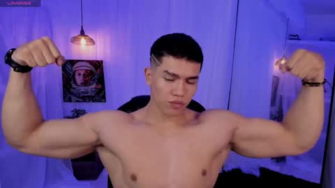 Snapshot of nick_fenix chatting on June 8, 3:18 am nick fenix online show from June 8, 3:18 am